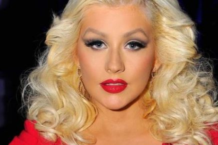 Christina Aguilera no sale con otros famosos