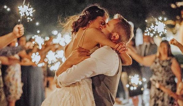 el-dorado-sera-el-color-de-moda-en-vestidos-de-novia-para-2019