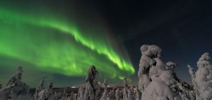 increible-el-efecto-del-gas-en-una-aurora-boreal