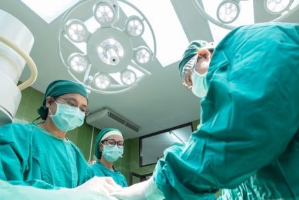 realizan-trasplante-de-rinon-paciente-vivo-con-vih