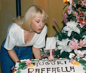 La polifacética Raffaella Carrá cumple 75 años
