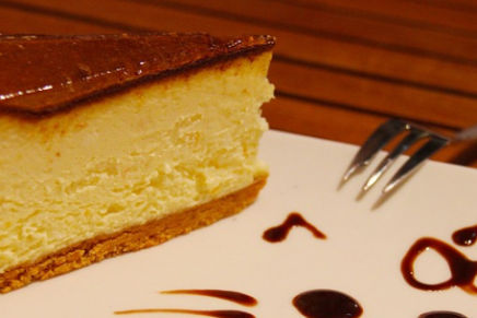 receta-del-dia-cheesecake-de-almendras-con-caramelo