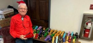 memorable-jim-annis-lleva-50-anos-fabricando-juguetes-para-ninos-mas-pobres