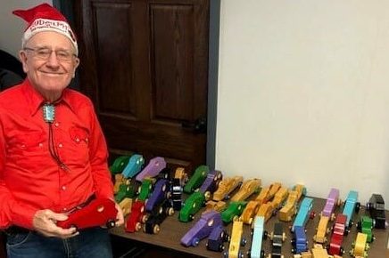 memorable-jim-annis-lleva-50-anos-fabricando-juguetes-para-ninos-mas-pobres