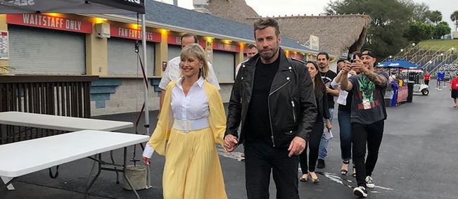 john-travolta-y-olivia-newton-jhon-se-reencuentra-en-el-meet-n-grease