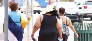 ¿Por qué las personas suben de peso después de los 40 años?