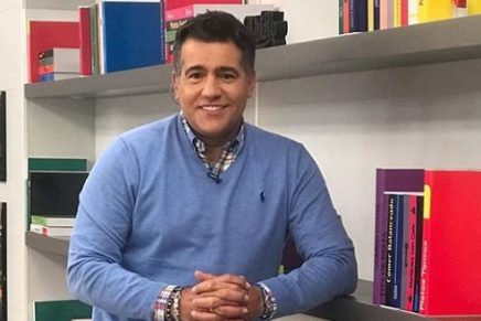 Según usuarios en redes, Carlos Calero se ve pasado de kilos