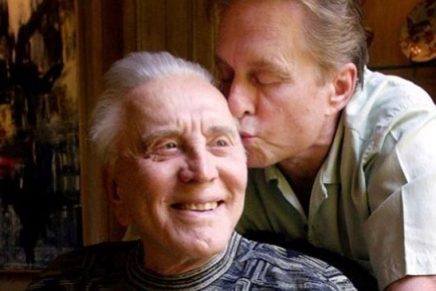 Kirk Douglas destinó su gran fortuna a la caridad
