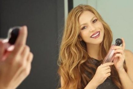 Shakira cambiará la producción de perfumes por la de gel antibacterial
