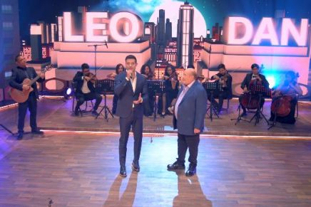 Leo Dan y Carlos Rivera cantan juntos el gran clásico romántico ‘Esa pared’