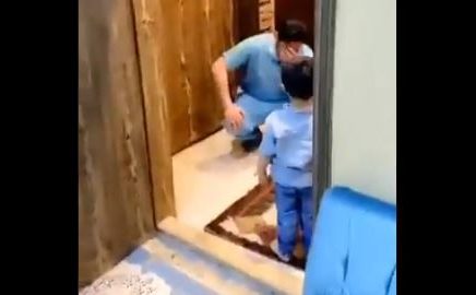 Doctor evitó un abrazo de su hijo y este rompió en llanto