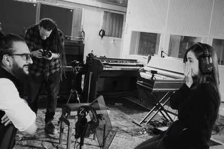 Laura González, la colombiana que dejó de ir a su graduación para estar junto a Ricardo Arjona