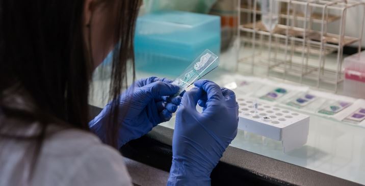 ¿Cómo funcionan las ‘pruebas rápidas’ para detectar el covid-19?