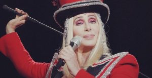 Cher canta 'Chiquitita' para ayudar a Unicef