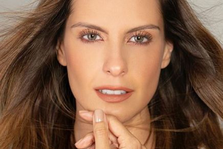 Muy enojada, así le respondió Laura Acuña a un usuario que se metió con sus hijos