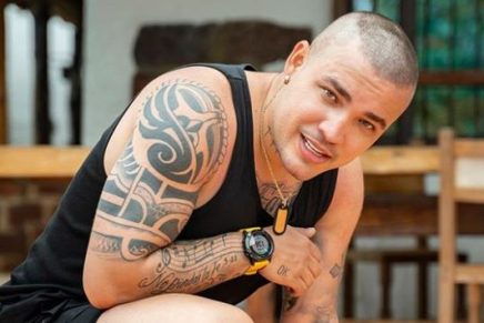 Jessi Uribe rompe en llanto durante un concierto virtual