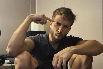 Pablo Alborán confiesa públicamente que es homosexual