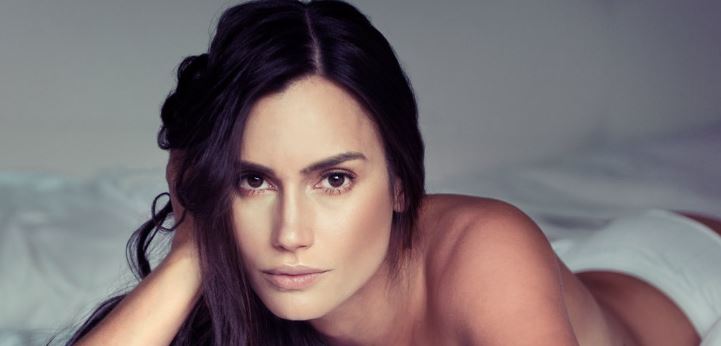 Alejandra Sandoval se tomó una foto “muy sensual” y recibió algunas burlas