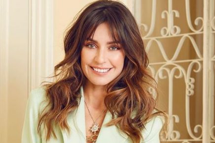 Marcela Mar dejó muy poco a la imaginación luciendo un ceñido traje de baño