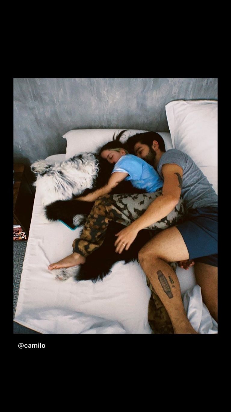 Evaluna Montaner y Camilo sorprendieron a sus fanáticos con una publicación en la cama