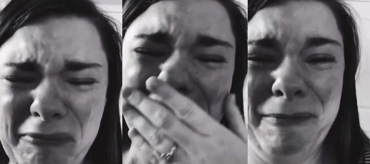 Mujer rompe en llanto al darse cuenta que solo una persona fue al cumpleaños de su hijo con Síndrome de Down