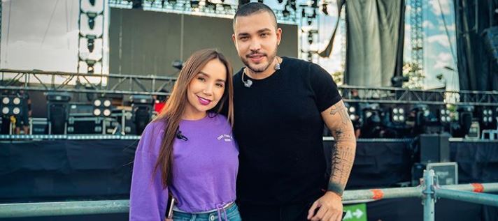 “Es nuestra historia”, dijo Jessi Uribe antes de cantar “La conquista” junto a Paola Jara