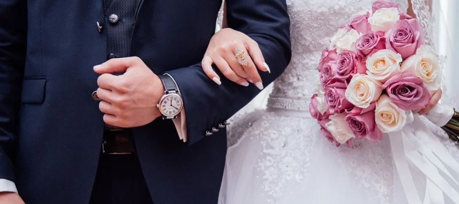 Hombre sorprende a su amada en plena boda al llevar a sus estudiantes con síndrome de down