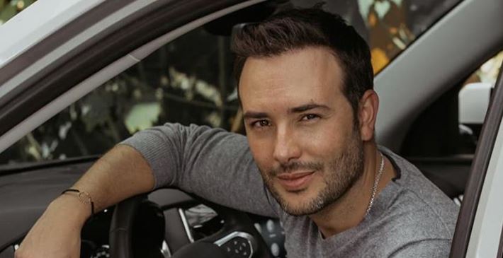 Sebastián Martínez meneó sus caderas y dejó con la boca abierta a sus seguidoras