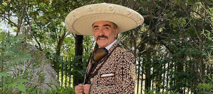 Hijo de Vicente Fernández deberá presentarse ante la justicia por una demanda de su expareja