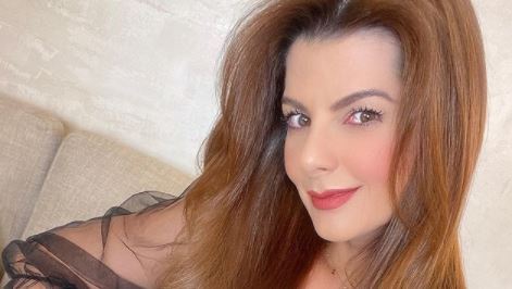 Carolina Cruz mostró su barriguita de embarazada en sensual bikini