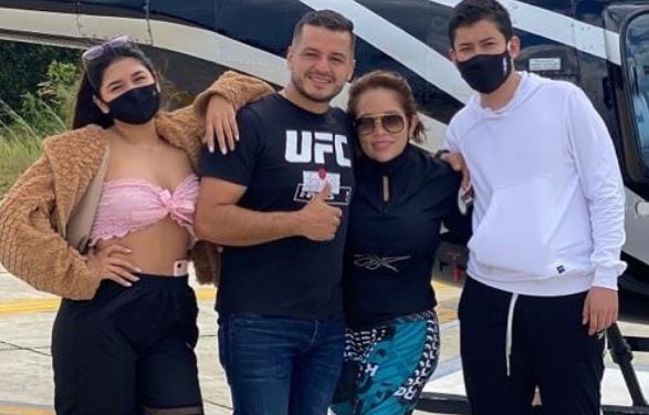 Jugando en piscina con los hijos de Jessi Uribe, video del novio de Sandra Barrios conmueve en redes