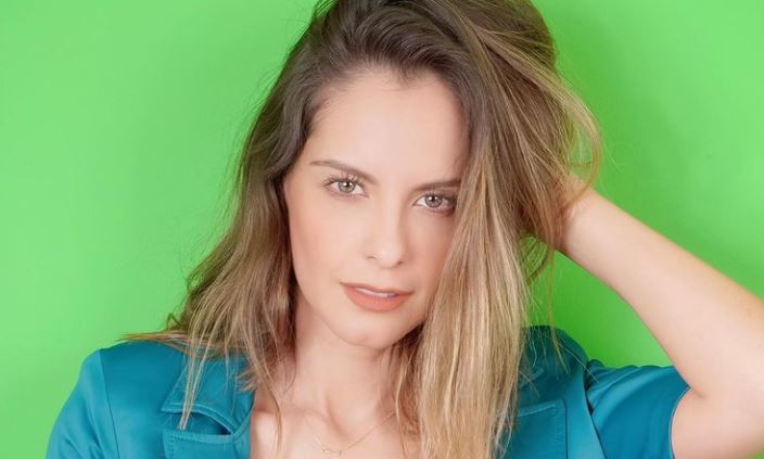 “Agrandada”, le dicen a Laura Acuña por mostrar su lujoso comedor