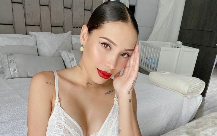 “Pareces modelo webcam”, le dicen a Luisa Fernanda W por una foto usando peluca