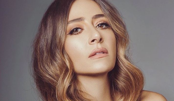 Verónica Orozco posó de espaldas y dejó ver su “enorme” retaguardia