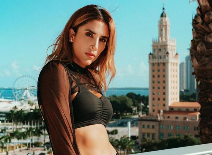 Daniela Ospina posó en un diminuto bikini y dejó al descubierto las pecas de su cuerpo
