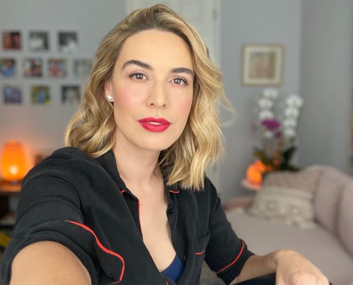 Mónica Fonseca deleitó a sus fanáticos al mostrar cómo quedó sin prótesis