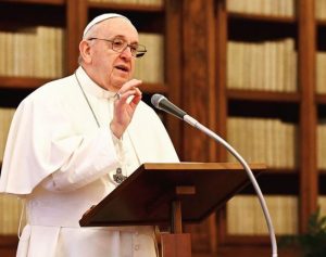 Papa Francisco: “De una crisis nunca se sale igual”