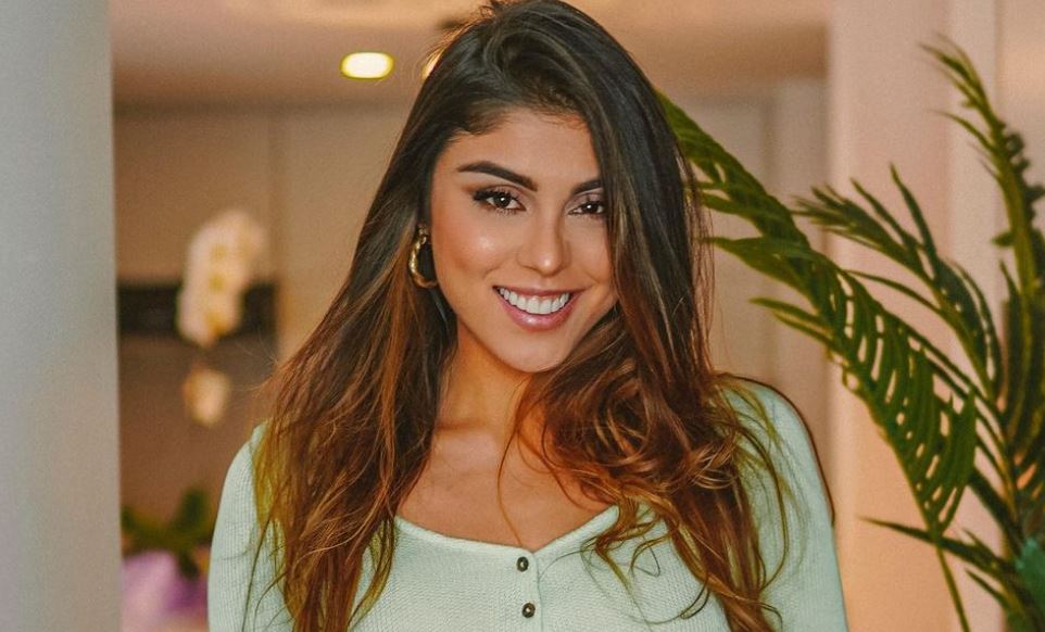 Pautips le pidió perdón a su abuela tras publicar atrevido video en ropa interior