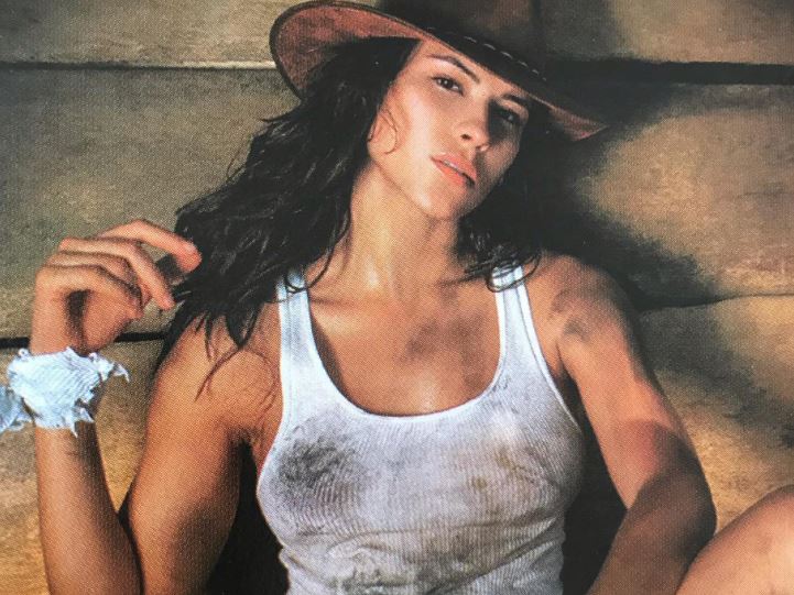 La sensual escena de Zharick León con bata transparente que dejó poco a la imaginación