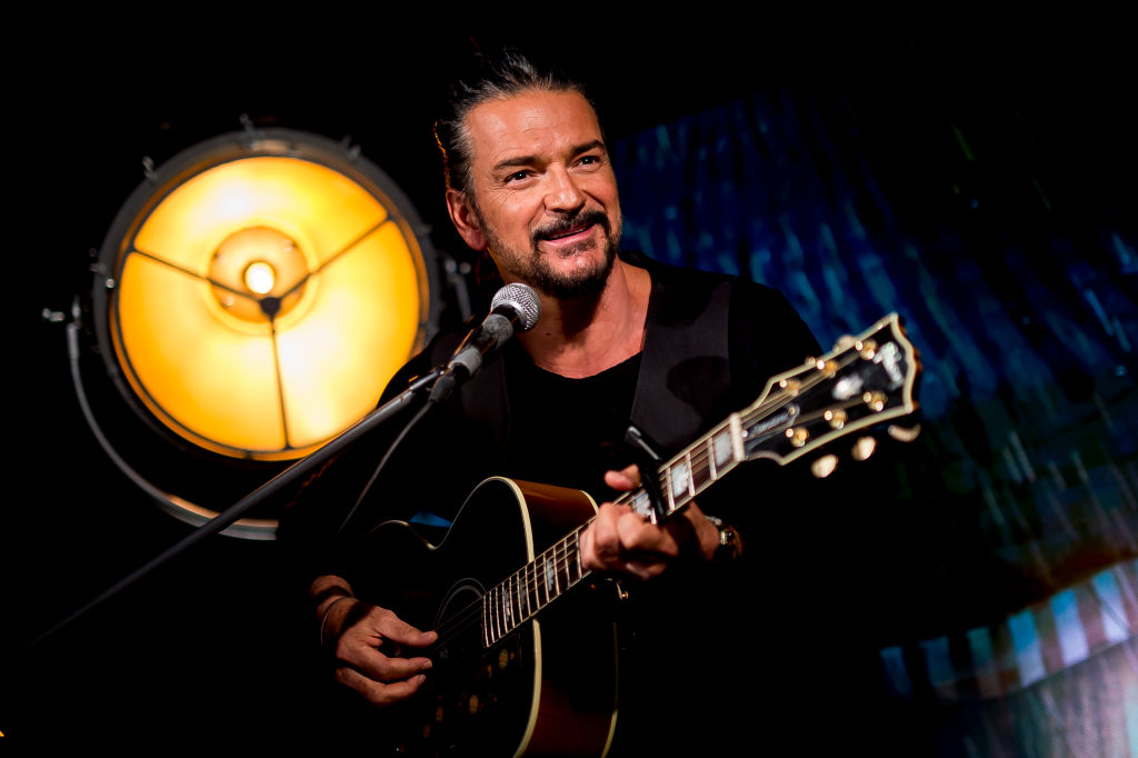 “Mujeres” de Ricardo Arjona, la canción más buscada en el mes de marzo