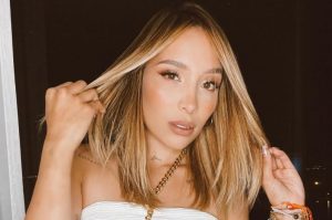 Luisa Fernanda W posó en mini bikini y por poco muestra de más
