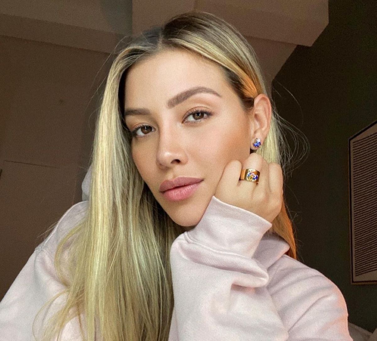 Así lucía la hija de Luis Miguel antes de operarse el rostro