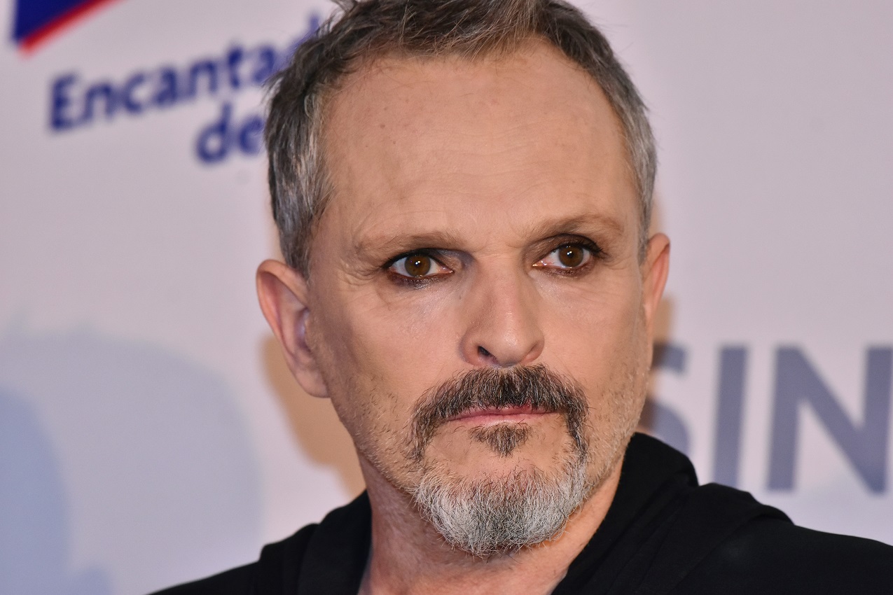 Miguel Bosé no pudo cantar “Te amaré” y preocupa sus fanáticos