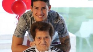 James Rodríguez y su abuelita