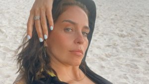 Diana Ángel paraliza las redes con apoteósica fotografía en la orilla del mar