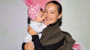 Natalia Reyes da contundente respuesta a quienes critican a su bebé