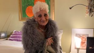 Hattie Retroage: la mujer de 85 años que le ha sacado provecho a Tinder