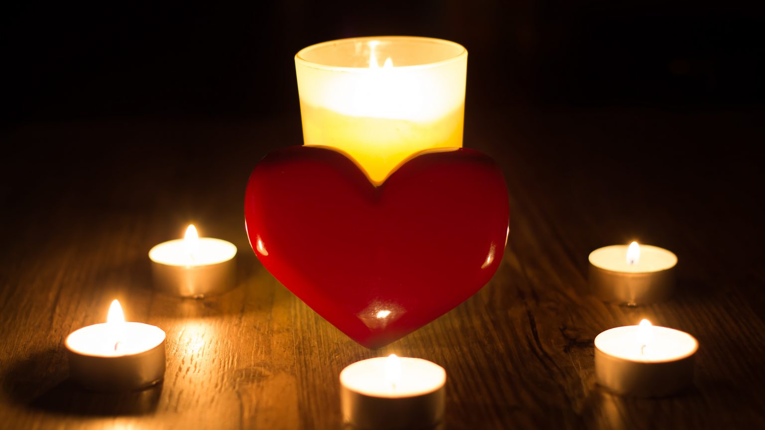 7 señales que te ayudarán a saber si te hicieron un amarre de amor
