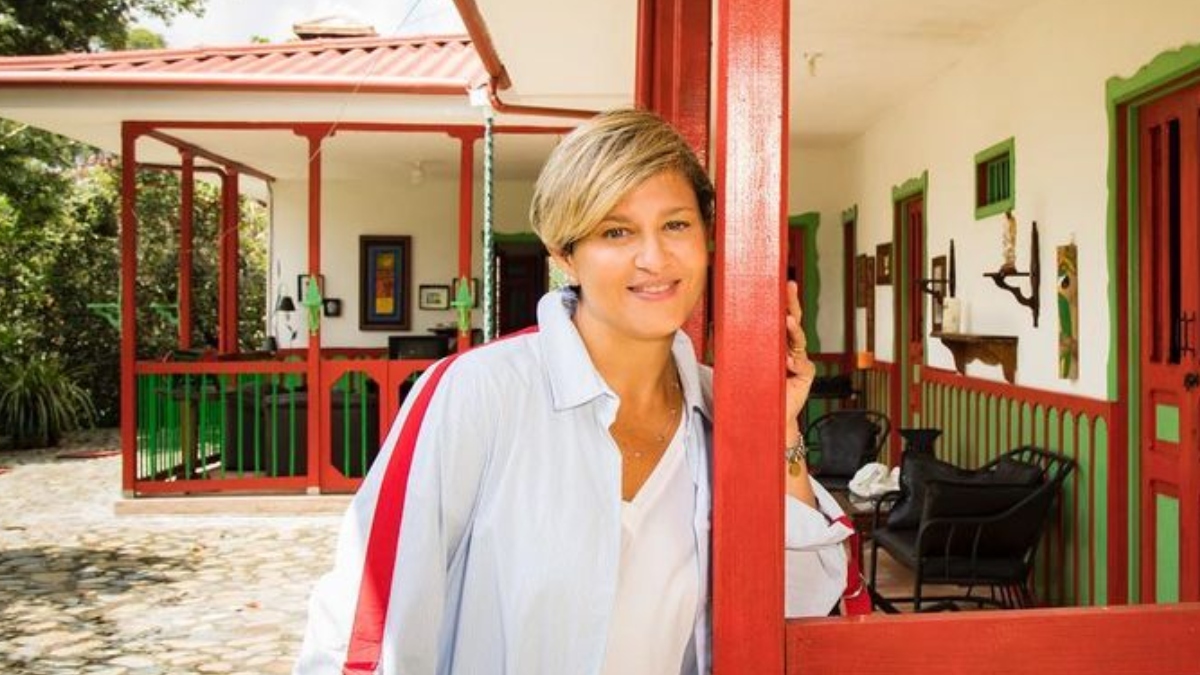 Verónica Alcocer: el significado detrás de su traje en la posesión de Gustavo Petro