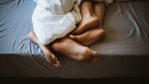 6 posiciones sexuales ideales para quienes sufren de artritis